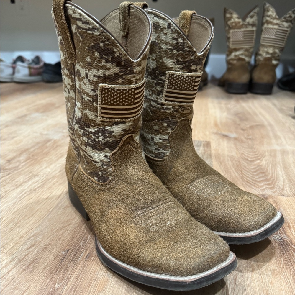 Ariat American Flag Patriot Boys or Girls size 5 Boots